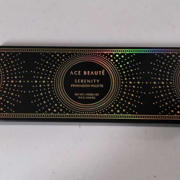 NWT Ace Beaute Eye Shadow Palette - Picture 1 of 2